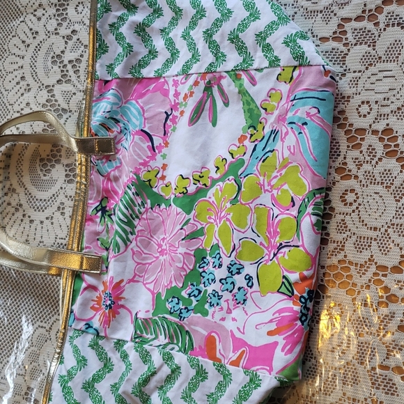 Lilly Pulitzer floral travel tote bag - Picture 4 of 8
